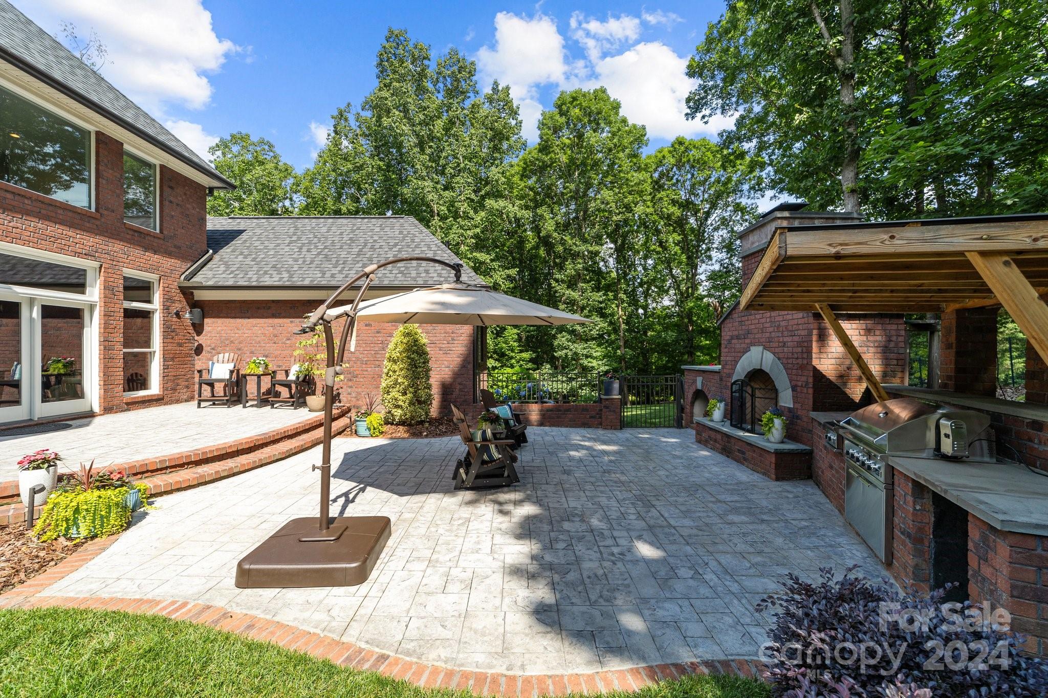 Hamilton Crest - Residential