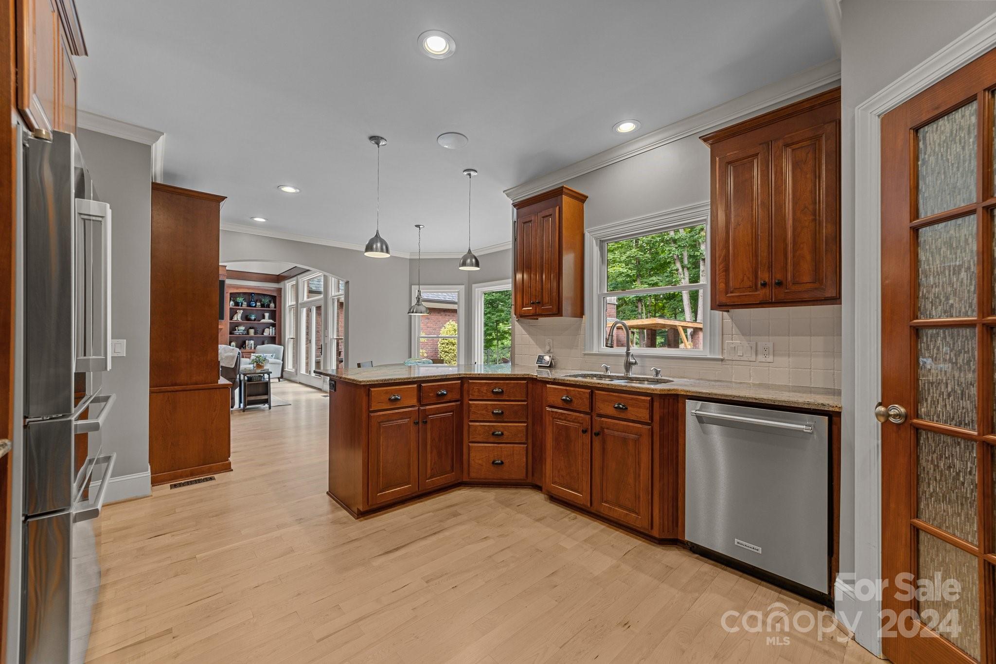 Hamilton Crest - Residential