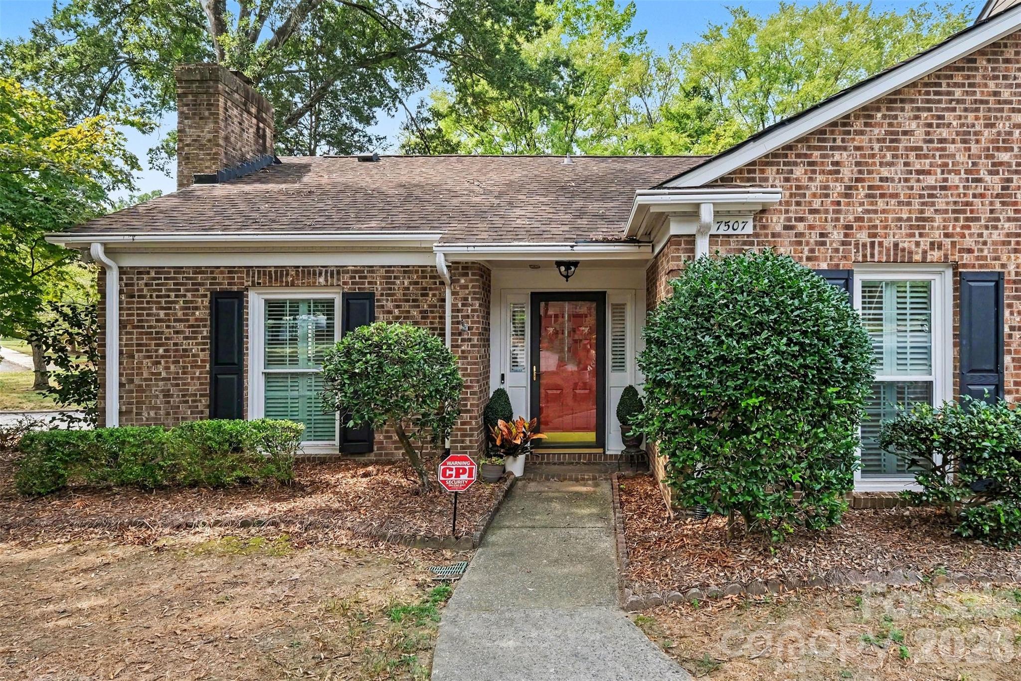 7507 Red Oak Lane