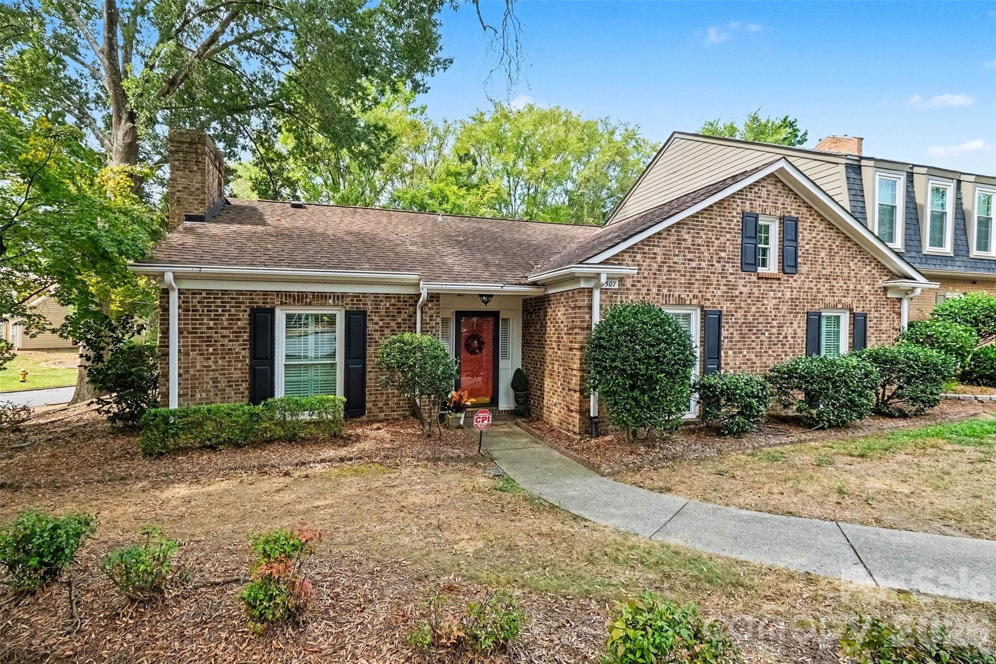 7507 Red Oak Lane