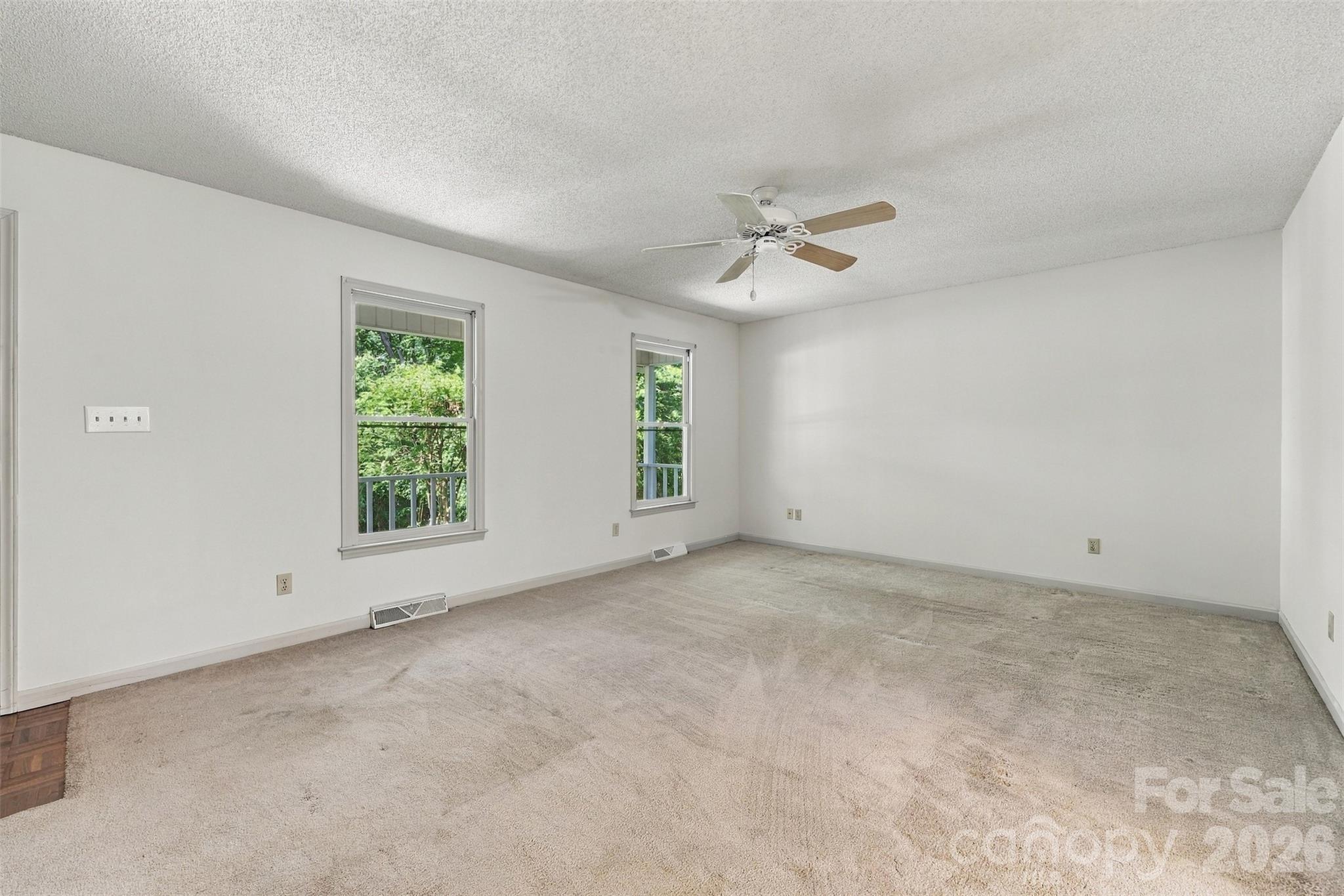 4985 Creek Court