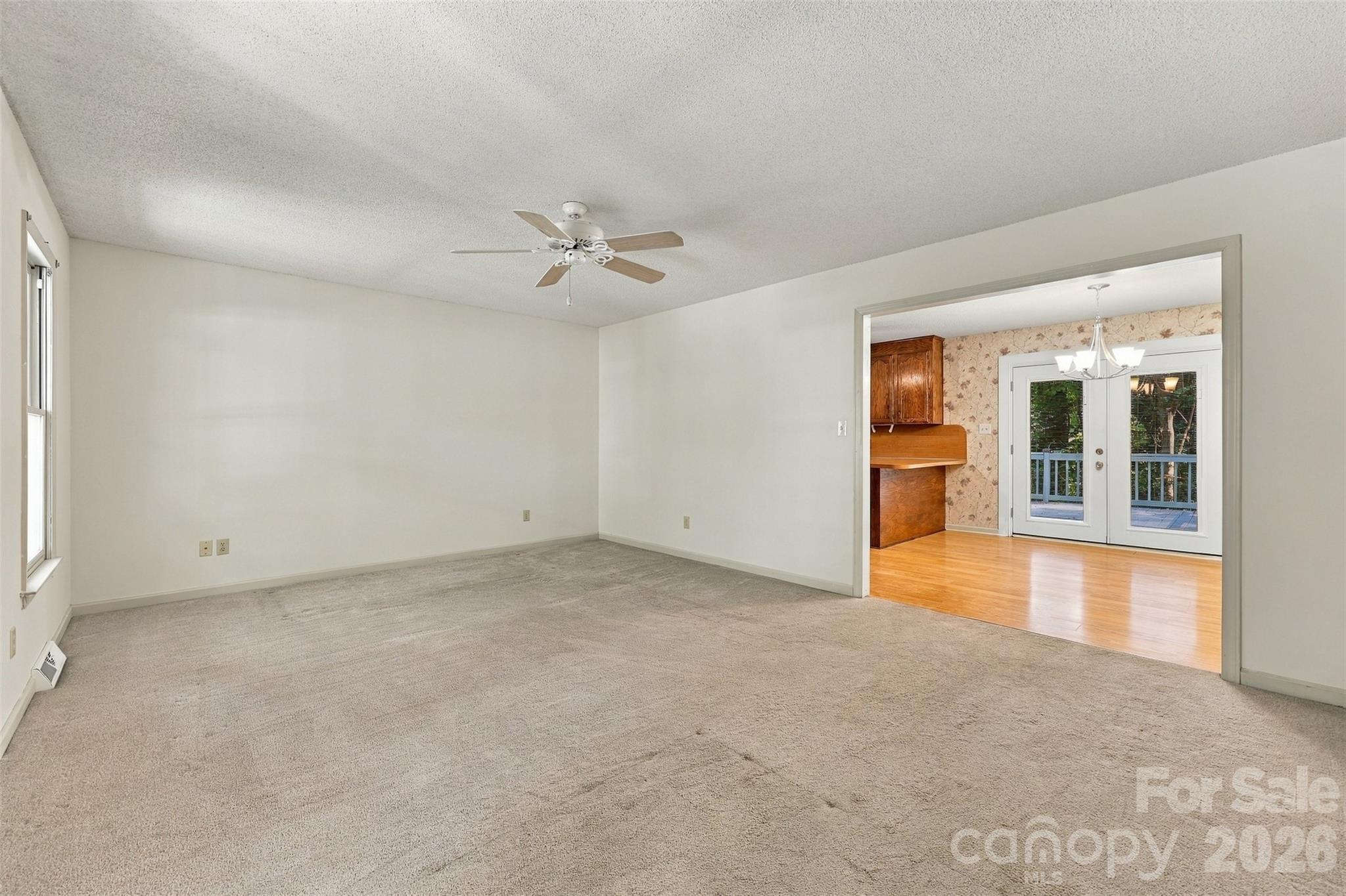 4985 Creek Court