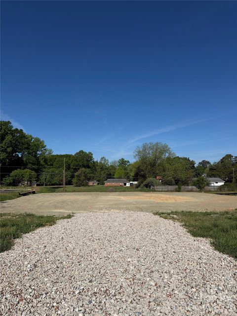 4614, 4618, 4622 Dogwood Place Charlotte NC 28215