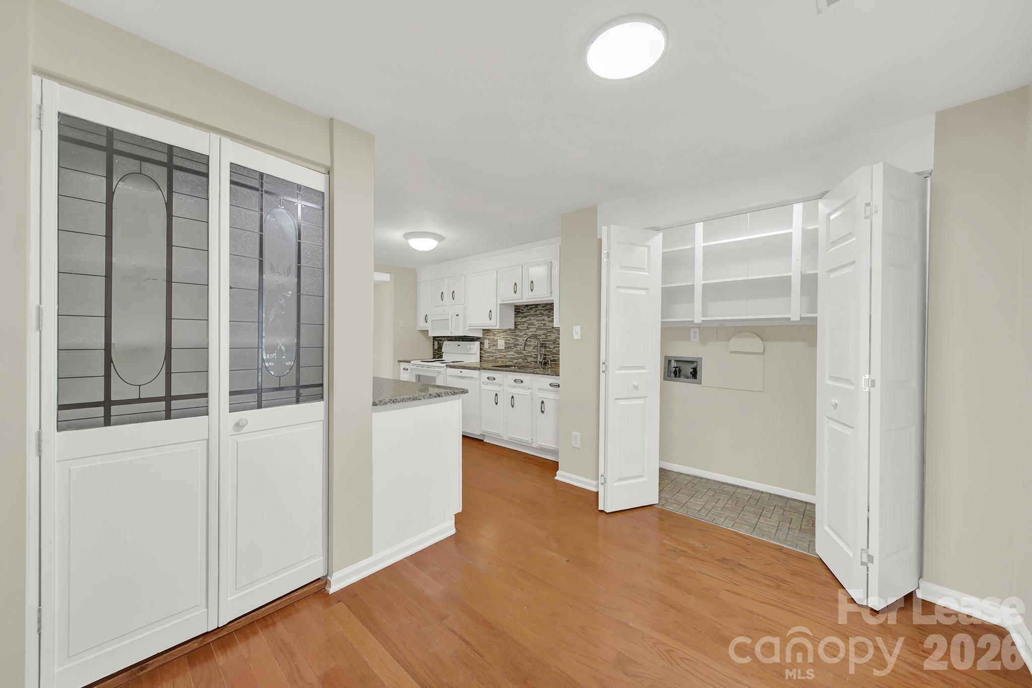 7130 Rollingridge Drive