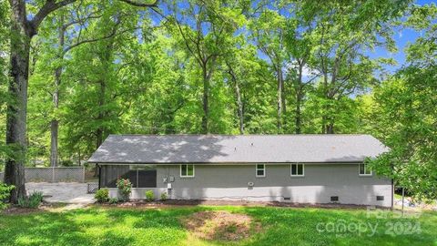 A home in Pineville