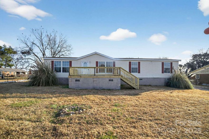 Welcome to 104 Gardner Dr in Gaston - a spacious and well-maintained manufactured home offering 4 bedrooms
and 2 full baths. The interior has recently been refreshed with new carpet, updated flooring, fresh paint, and wall
patching, giving it a clean, move-in-ready feel. The roof was replaced approximately 3 years ago. Additional new
flooring is scheduled to be installed, adding even more value and appeal. Floor vents have been properly
registered. The kitchen comes equipped with a refrigerator, stove and microwave. With generous living space, recent updates, and major systems already addressed, this home is a great opportunity for homeowners or investors alike. Schedule your showing today!