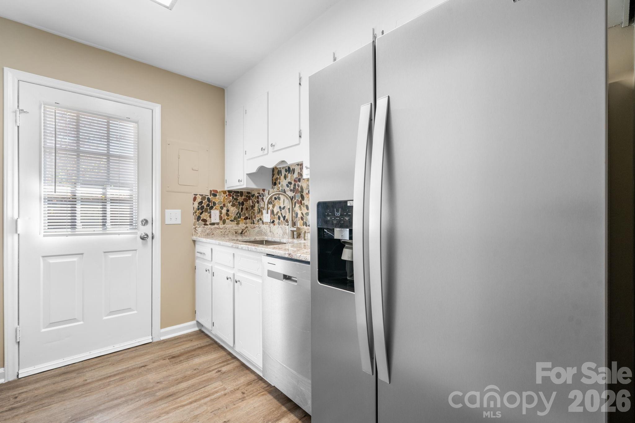 525 12th Street SW 30