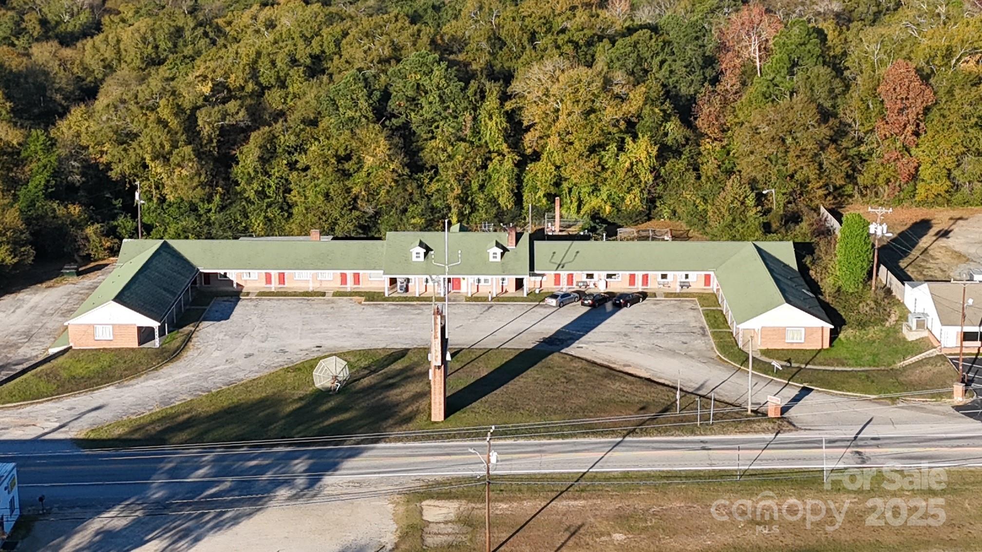 616 S Hampton Street