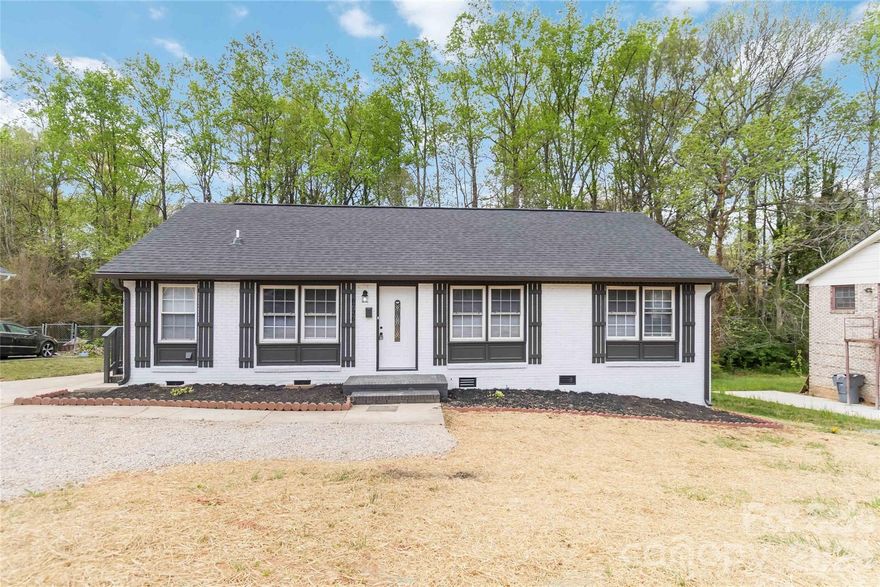 Charming Renovated Home in Established Charlotte Neighborhood! ?

Welcome to 6726 Barrington Dr, a beautifully updated 3-bedroom, 2-bathroom home located in a quiet, established neighborhood in East Charlotte. This move-in ready property offers the perfect blend of modern upgrades and classic charm, making it ideal for first-time buyers, downsizers, or investors.
Step inside to discover a bright and inviting layout with updated finishes throughout. The home features a spacious living area, a refreshed kitchen with modern touches, and comfortable bedrooms designed for everyday living. Recent improvements include a brand-new roof (2025), giving peace of mind for years to come.
Situated on a generous lot, the outdoor space provides plenty of room for entertaining, gardening, or simply relaxing. Conveniently located just minutes from Uptown Charlotte, shopping, dining, and major highways, this home offers both comfort and accessibility.
Don’t miss this incredible opportunity to own a beautifully updated home at an affordable price—schedule your showing today!