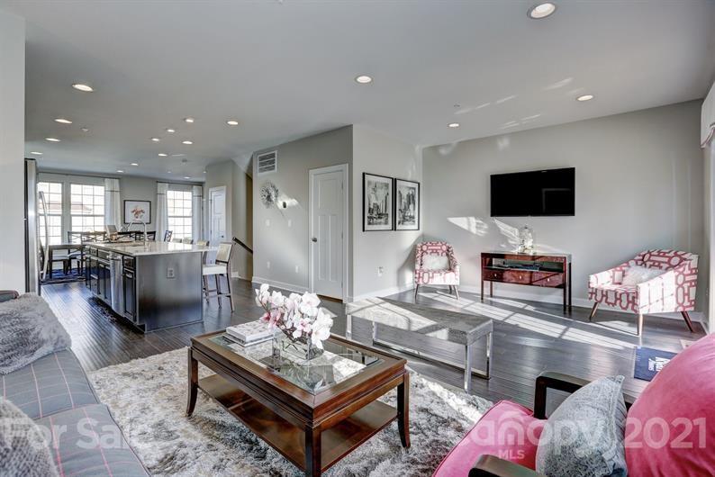 Trinity Townes - Residential