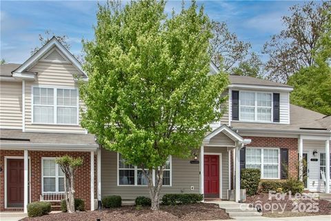 Photo of 137 Lynch Circle, Mooresville, NC 28117 (MLS # 4331712)