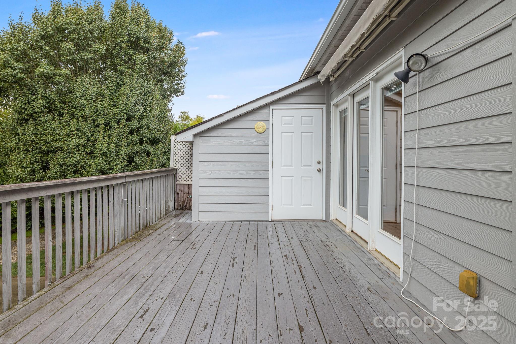 Royal Pines Village - Residential