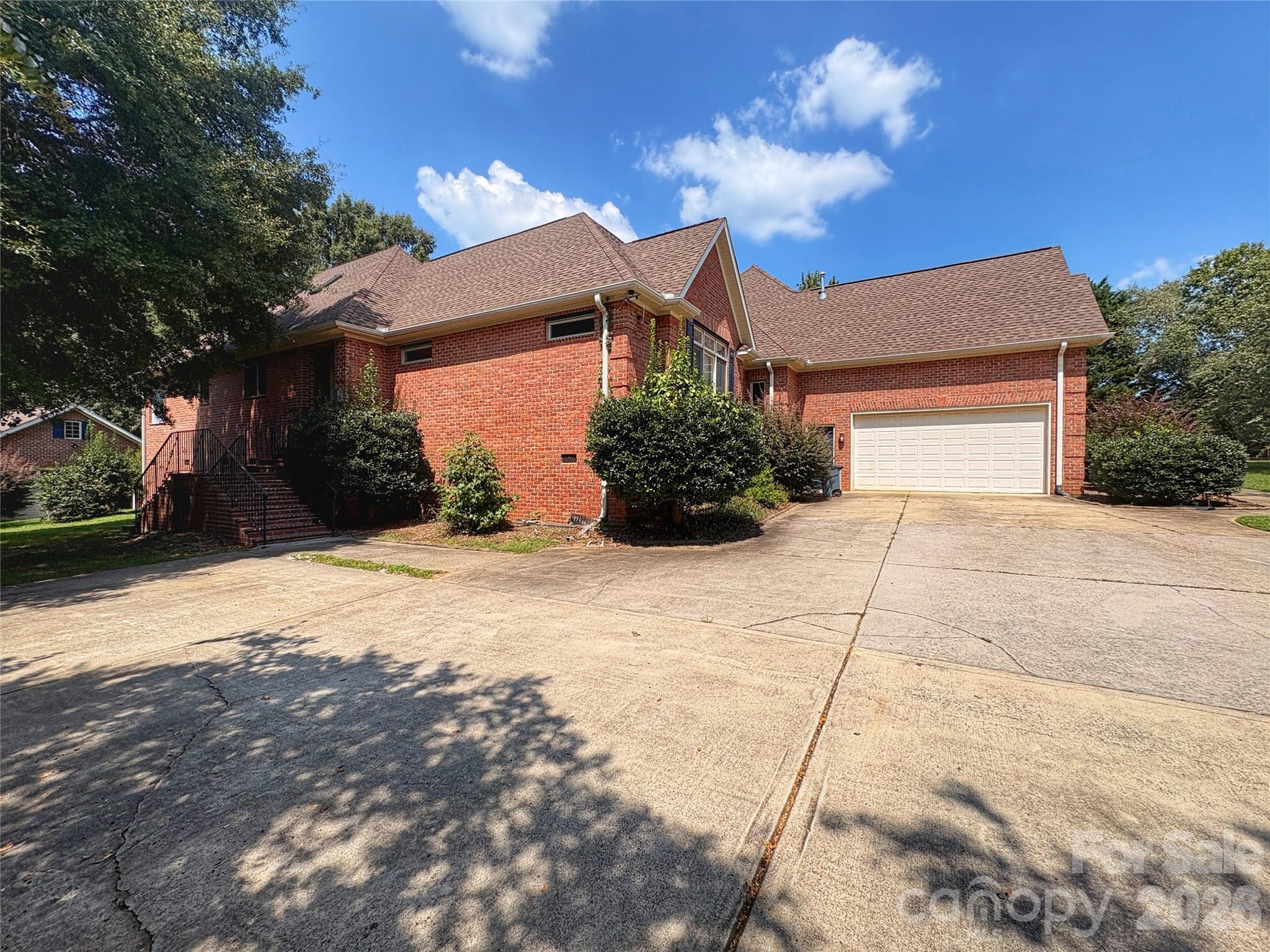 1304 Glenview Lane