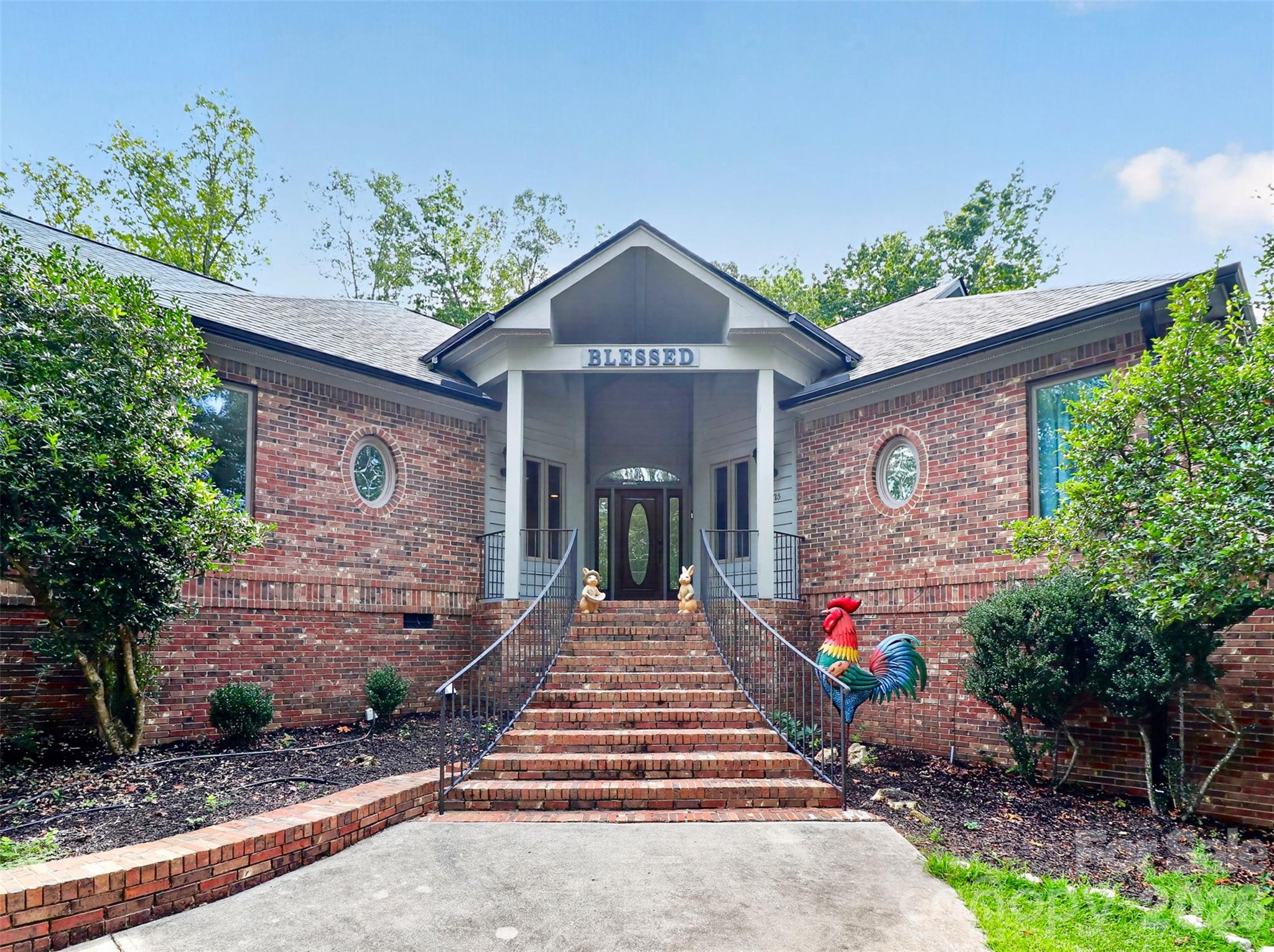 525 Shoreline Drive