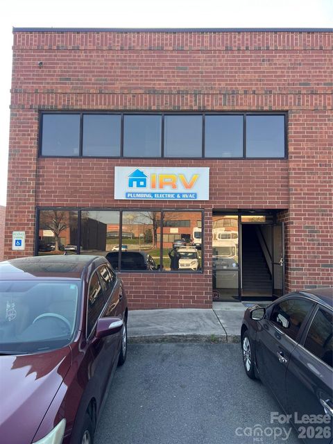 Photo of 362 Crompton Street, Charlotte, NC 28273 (MLS # 4364190)