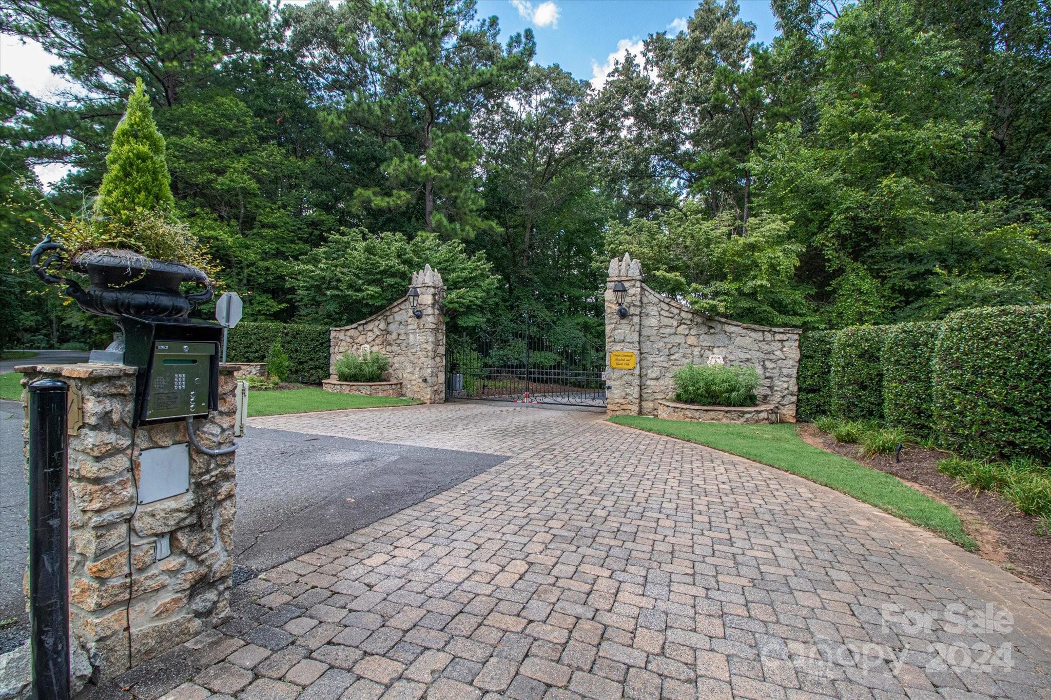 Joslin Pointe - Residential