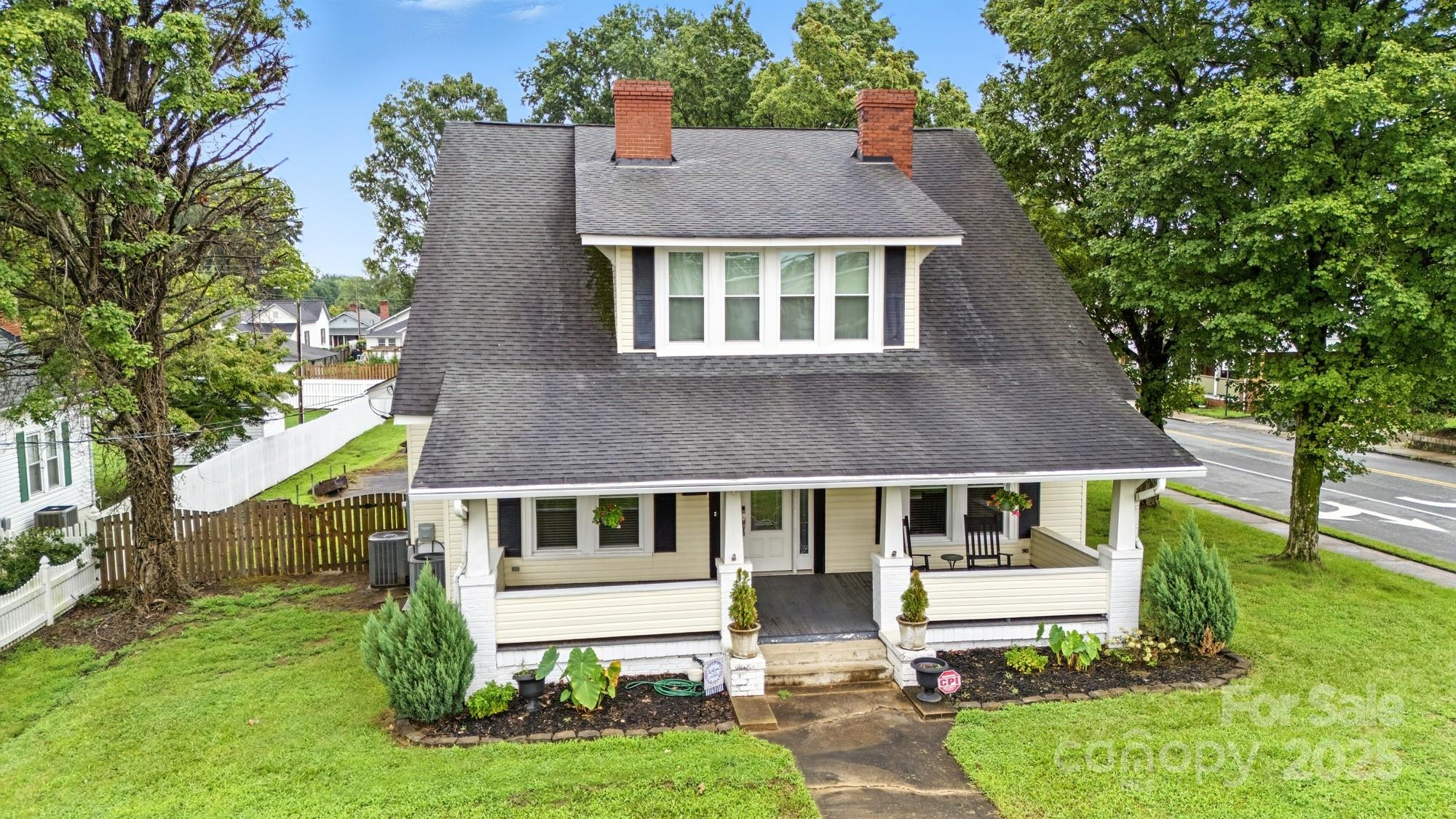 100 N Ridge Avenue N 100