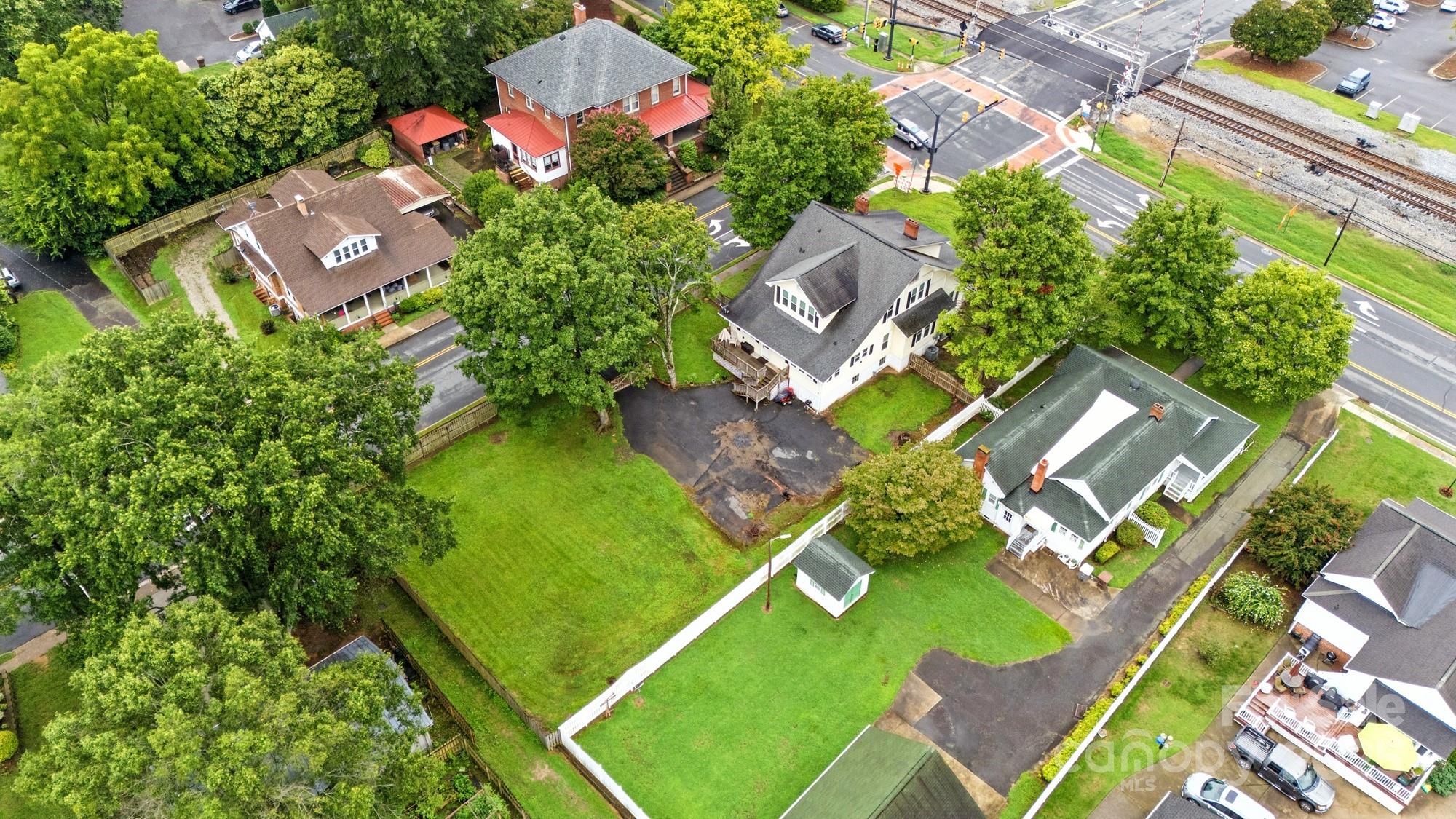 100 N Ridge Avenue N 100