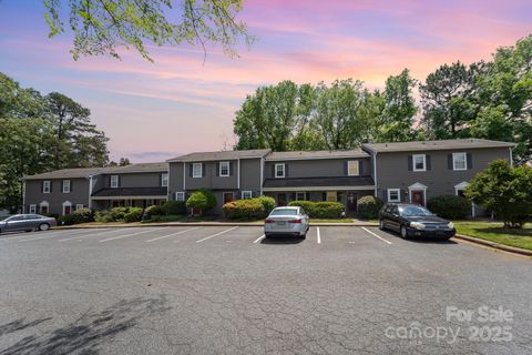 3131 Heathstead Place Charlotte NC 28210