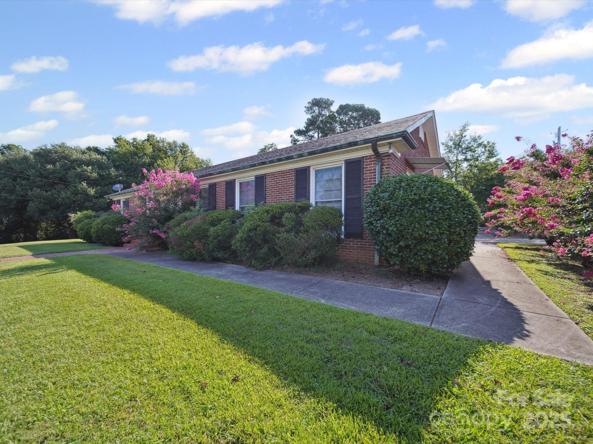 202 Greenwood Lane