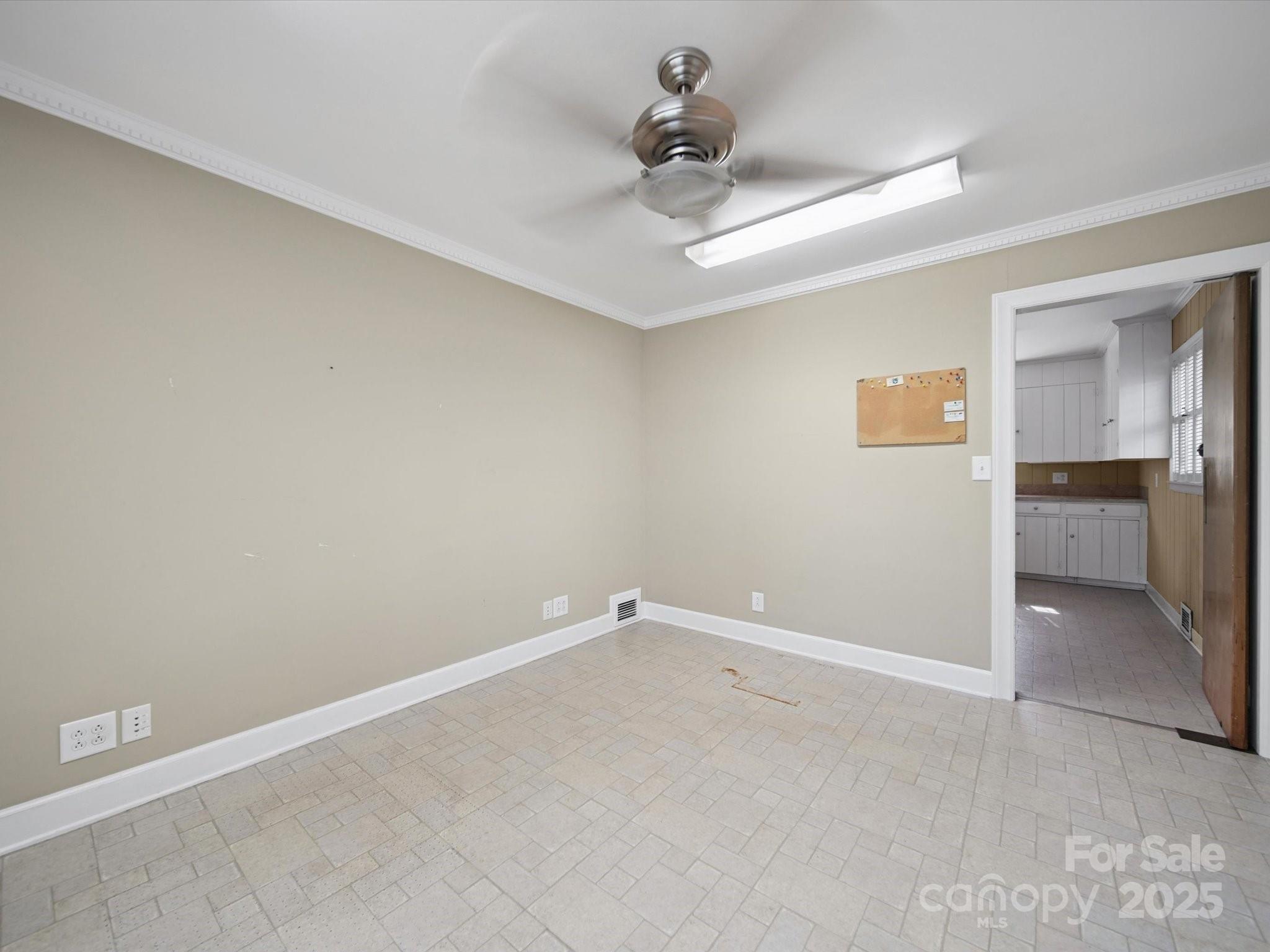 202 Greenwood Lane
