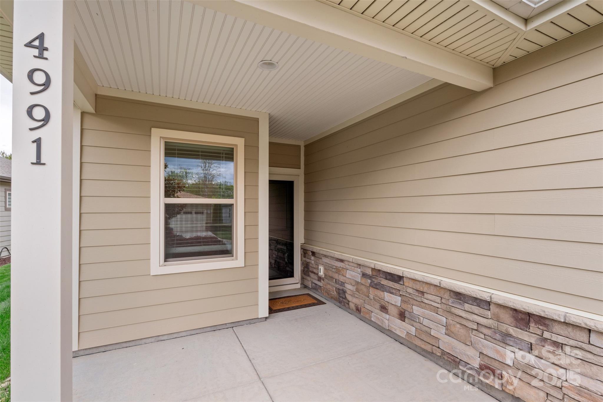 4991 Looking Glass Trail
