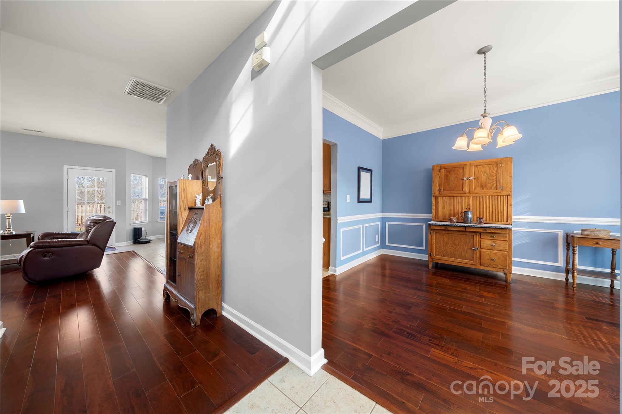 219 Harrowfield Heights