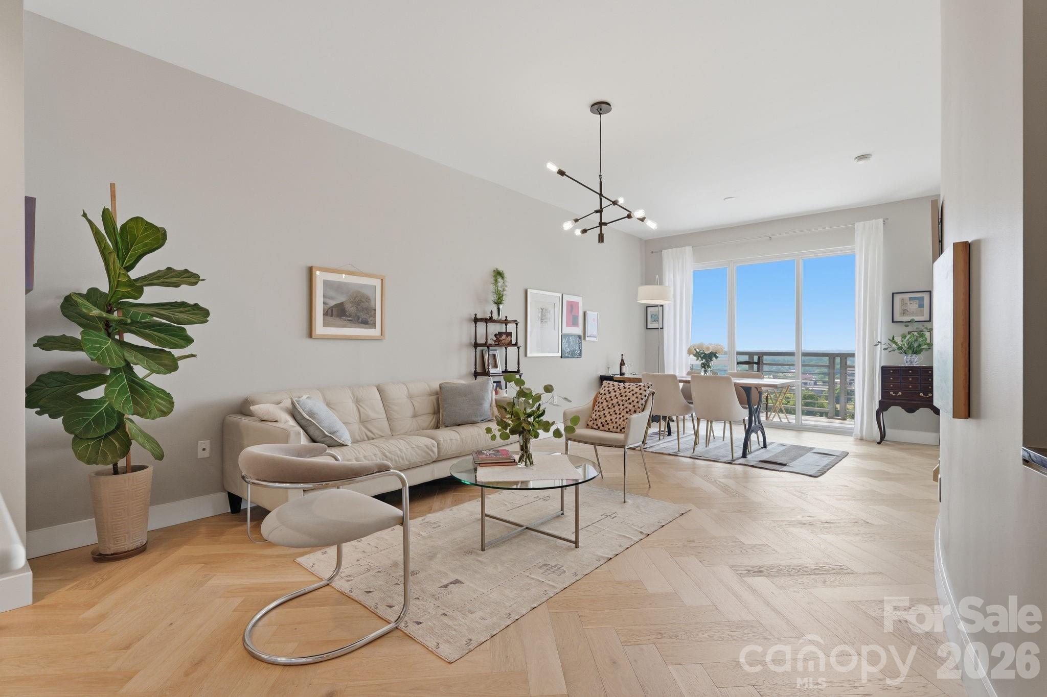 333 W Trade Street 1306