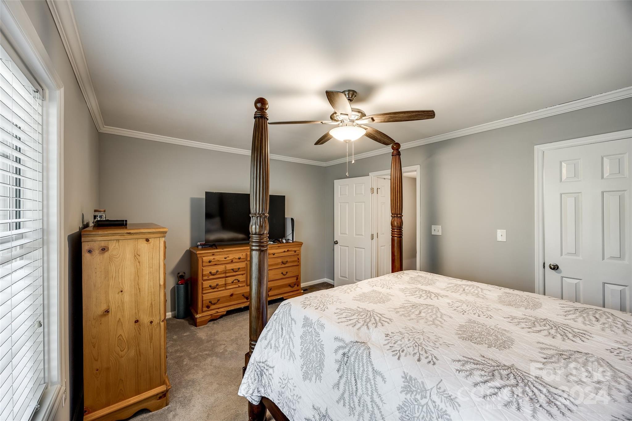 Manor Lake - Residential