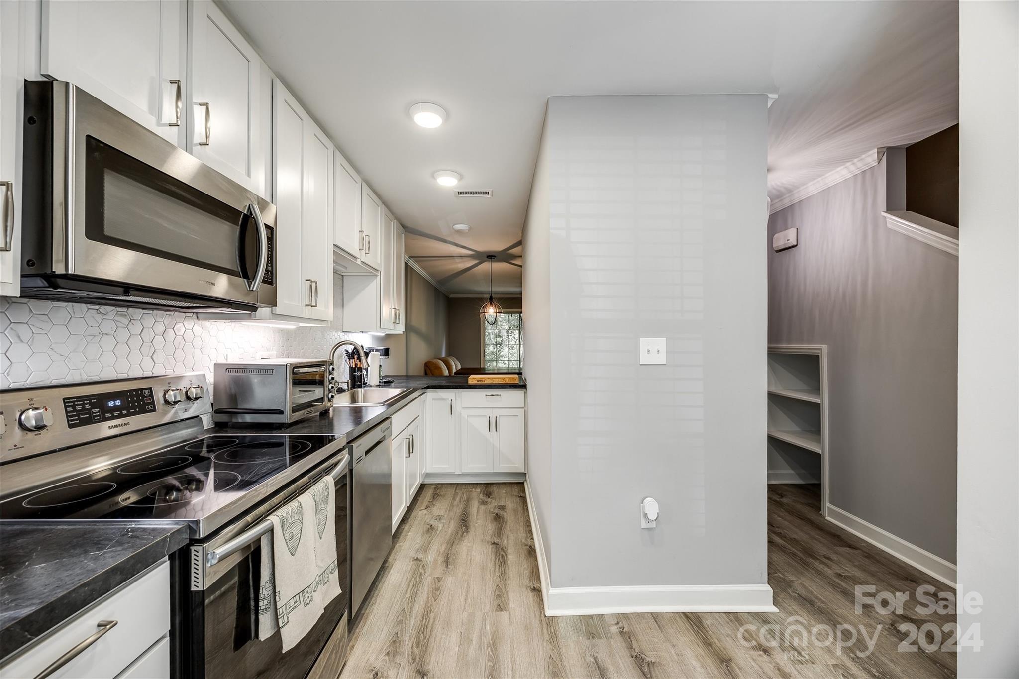 Manor Lake - Residential