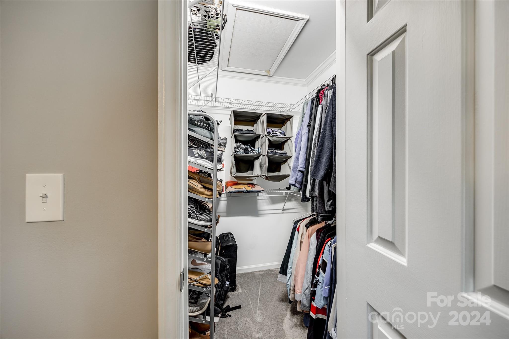 Manor Lake - Residential