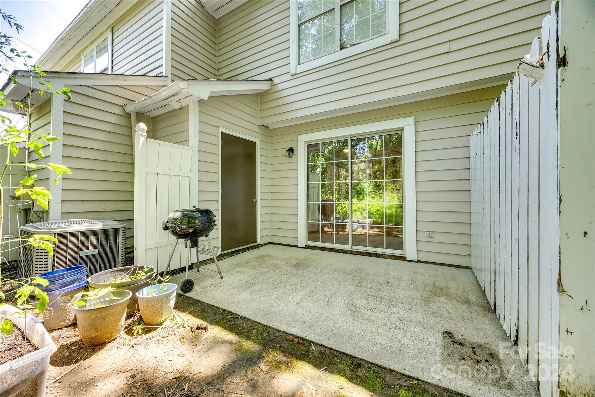 Manor Lake - Residential