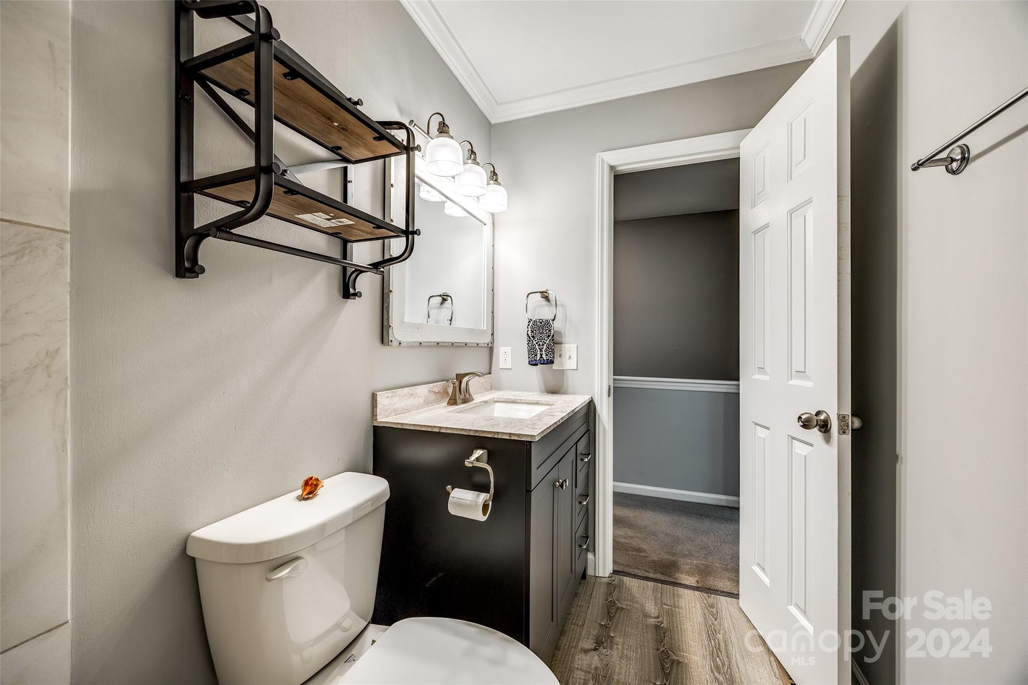 Manor Lake - Residential