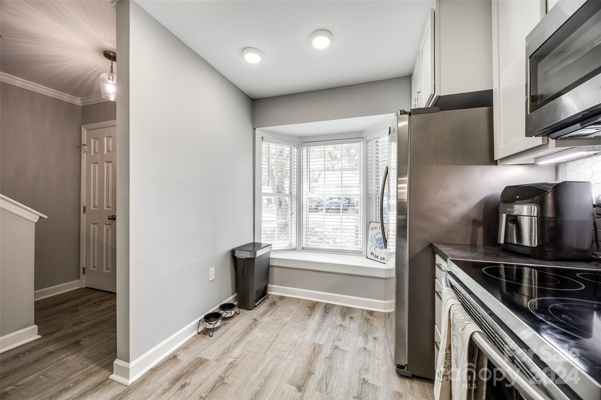 Manor Lake - Residential