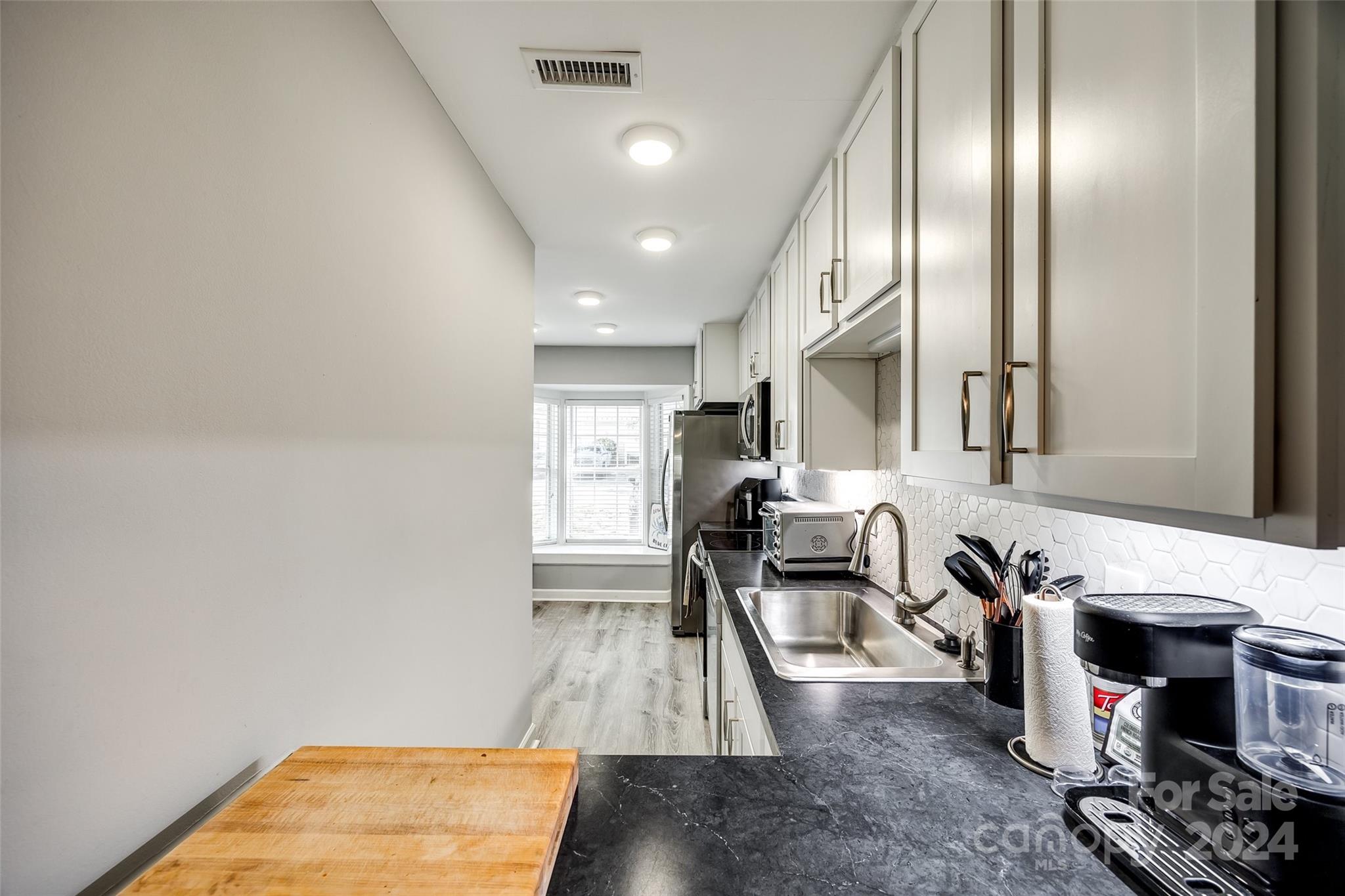 Manor Lake - Residential