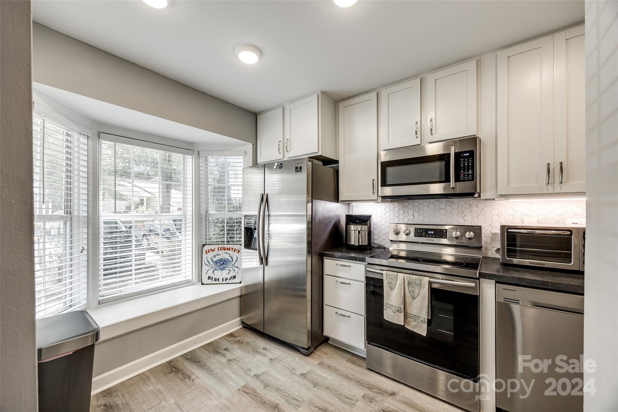 Manor Lake - Residential