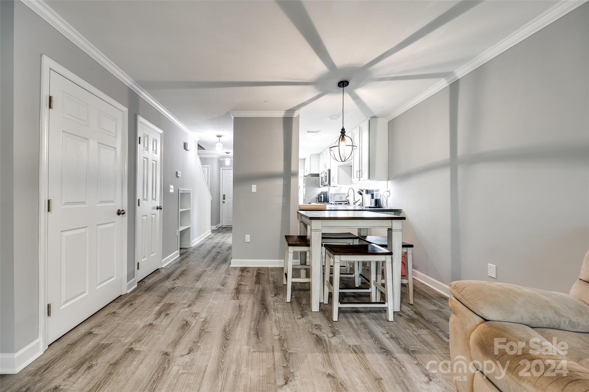 Manor Lake - Residential