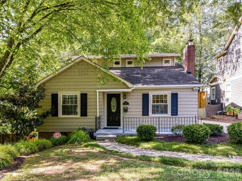 Photo of 1824 Chestnut Avenue, Charlotte, NC 28205 (MLS # 4411171)