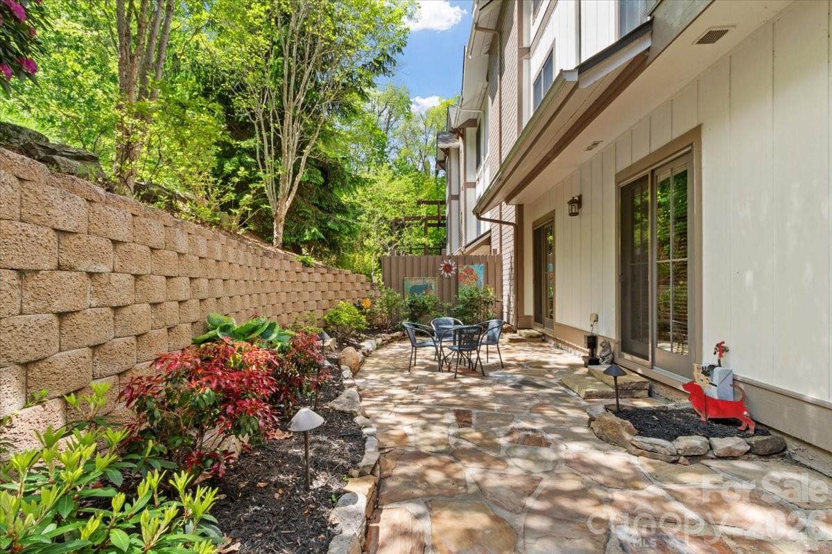52 Logging Horse Road A/102