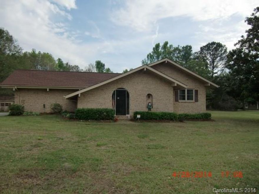 Looking for something different? Well come see this home, Spanish style, pond, pasture land are just some of the perks to this home, enjoy sitting on the large screened porch and watch the fish jump in the pond. Bring your horses and ride the neighborhood. You will enjoy all the space in the den area which is open to the kitchen, are need a little quieter place, the living room offers a fireplace, dining area and extra storage. Come into the front door and enjoy the garden area for all your plants with a sky light for all the extra sunshine. This home is calling for you to come visit and hopefully be yours to start all your future memories.