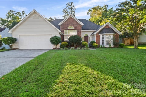 Photo of 6414 Goldenblush Circle, Charlotte, NC 28269 (MLS # 4422176)