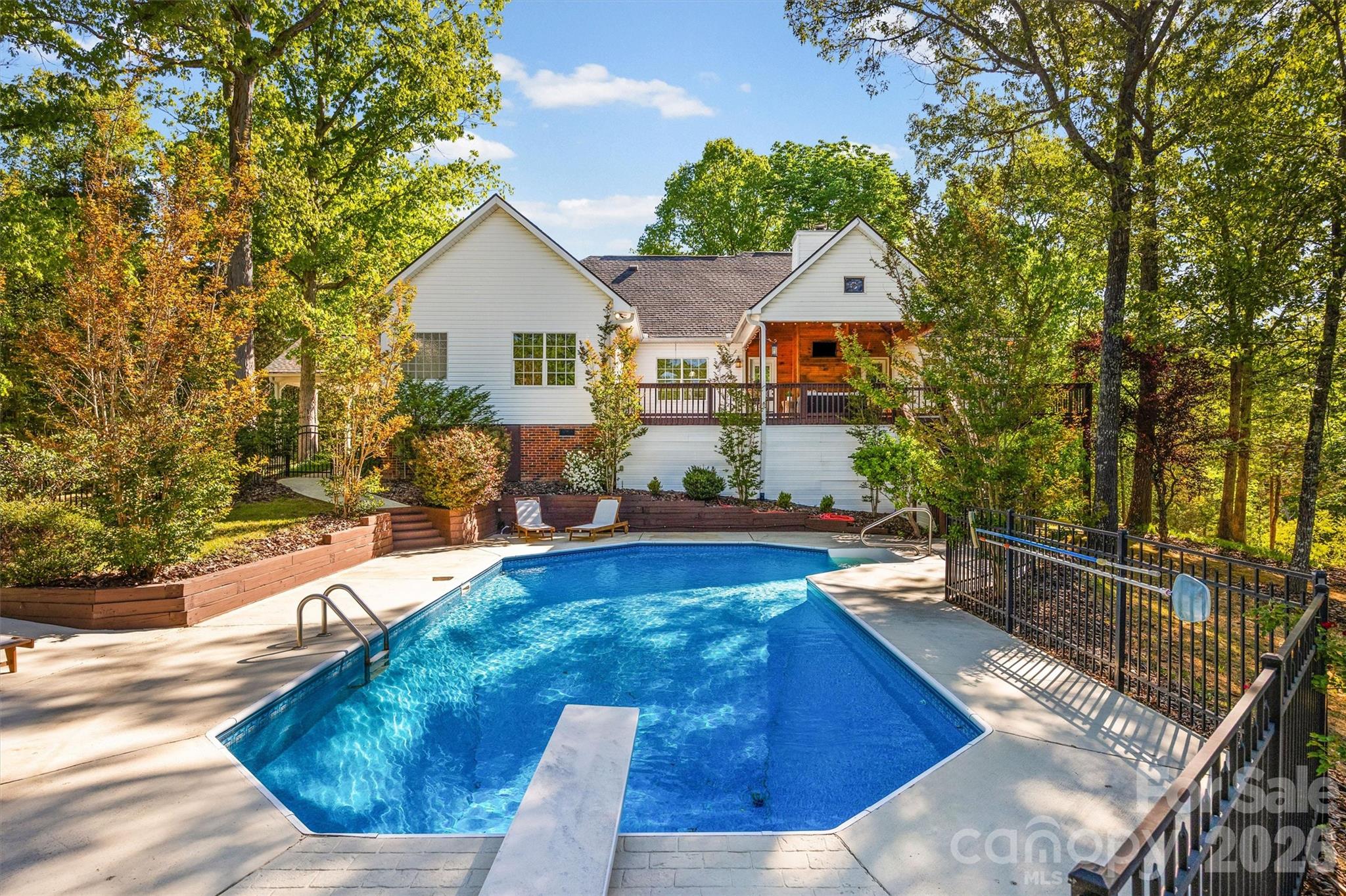 Huntington Oaks - Residential