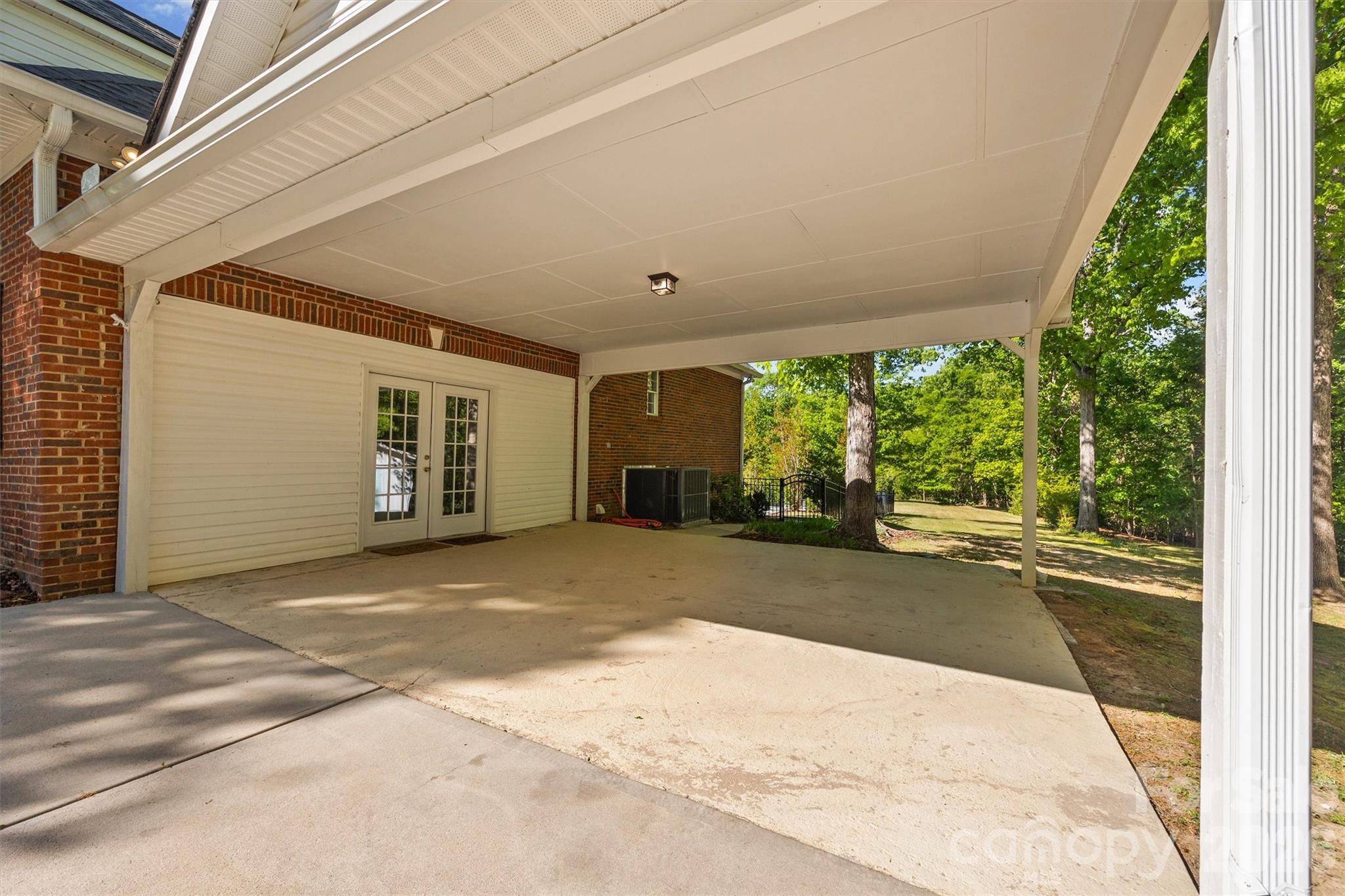 Huntington Oaks - Residential