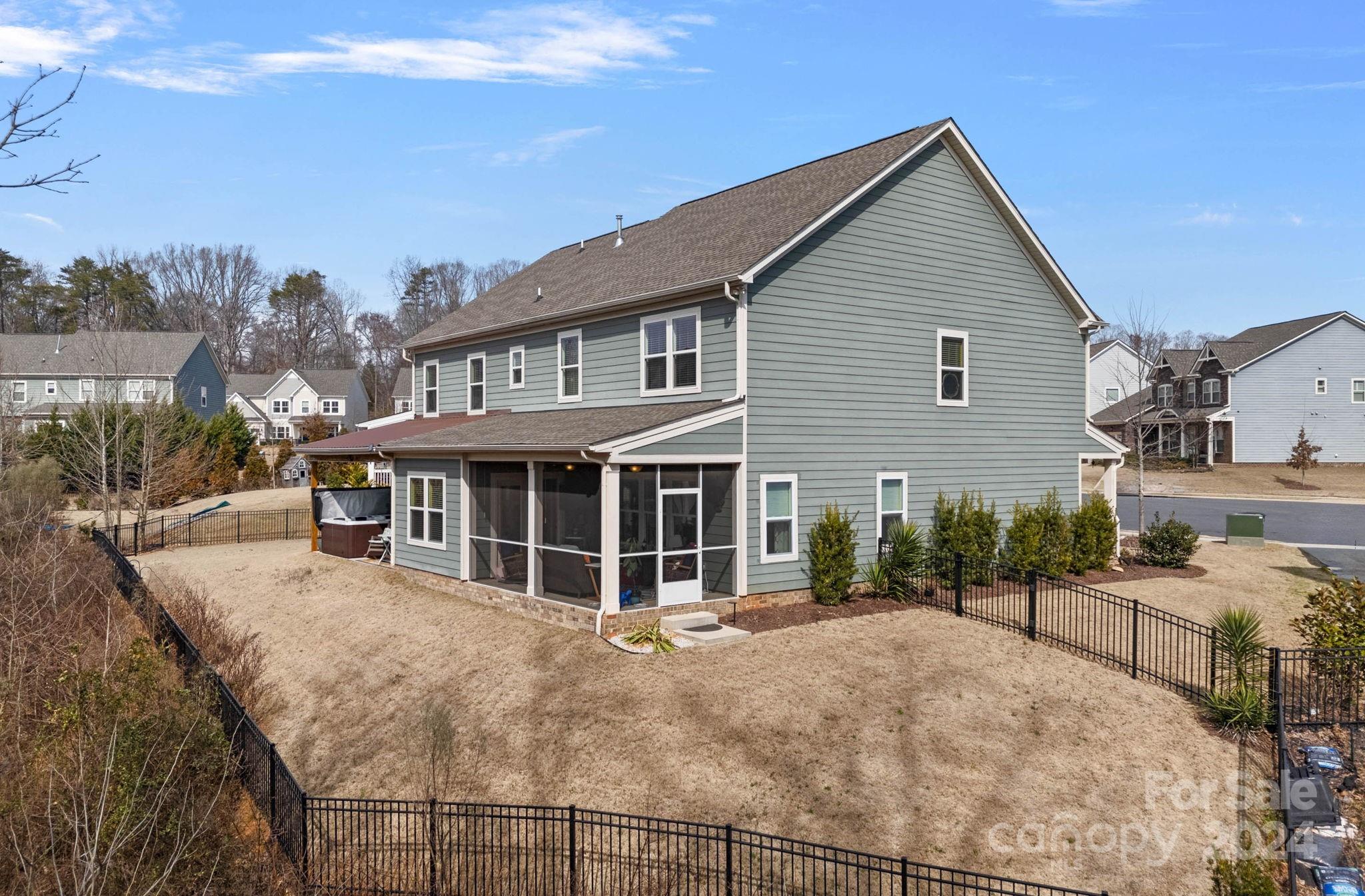 The Pinnacle at Handsmill - Residential