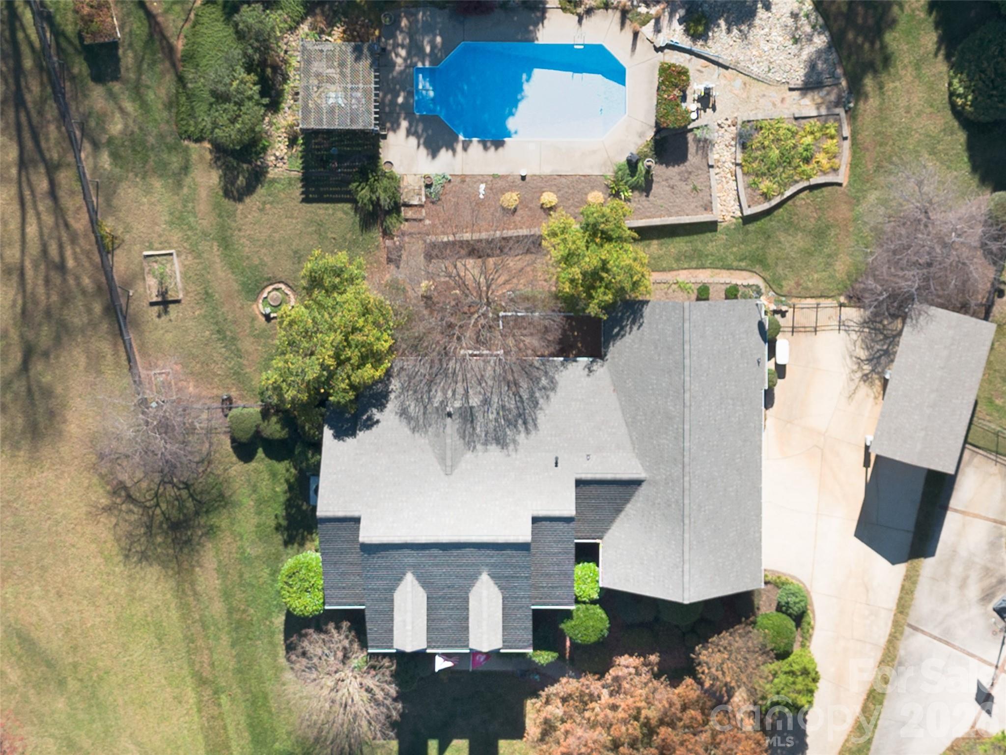 135 Greenbrier Creek Place