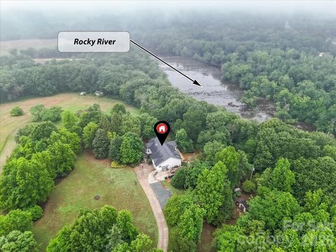 Photo of 7702 Rivercrest Court, Monroe, NC 28110 (MLS # 4385437)