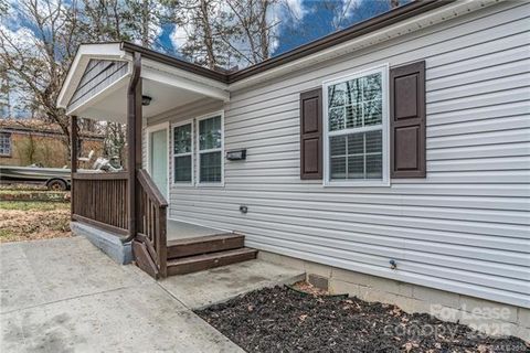 Photo of 2213 Kennesaw Drive, Charlotte, NC 28216 (MLS # 4314556)