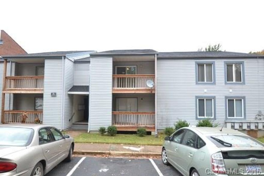 Available 9.1.16 Large 2 bedroom, 2 full bath condo on second floor. Updated w/great features. Must see to appreciate. Overhead lighting in all rooms. Newer kitchen  & bathroom countertops. Freshly painted throughout. New carpet in both bedrooms. Newer windows & slider door make this unit very energy efficient. 
Call today for appt. to see inside this very nice remodeled unit. Close to I-77 S, Nationsford Rd and I-485. Close to light rail on S. Blvd and close to all shopping/dining and more.