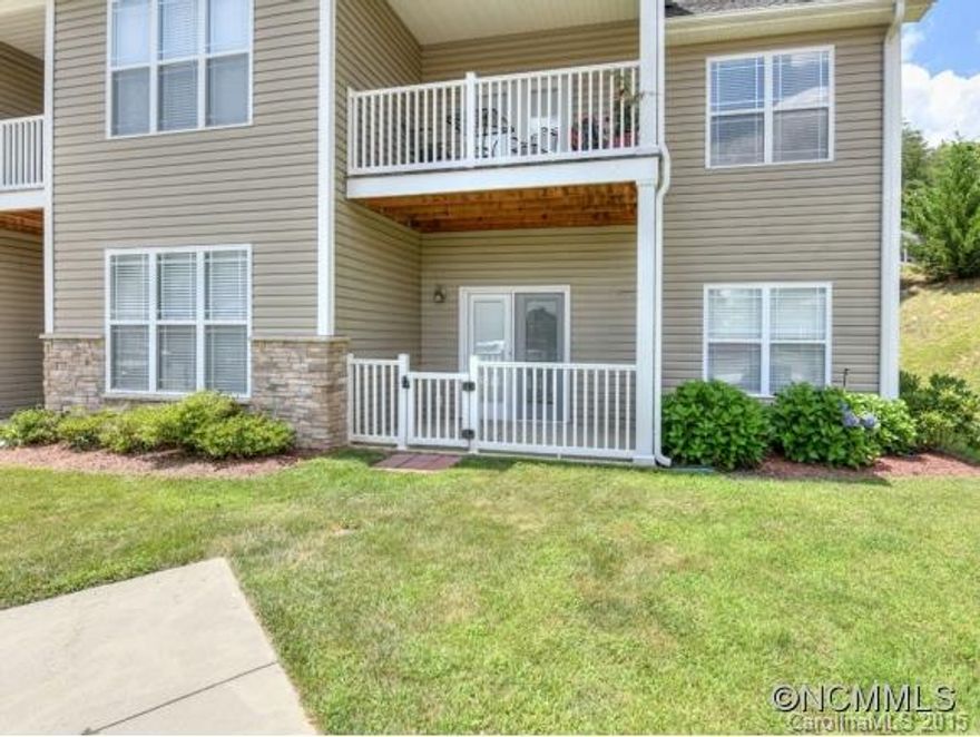 Immaculate 2 bedroom/ 2 bath unit located in convenient Mill Creek Condominiums! Open Floor Plan, Split BR Plan, Walk-in Closets. Lots of windows for natural light throughout. Fenced patio. Pet-friendly. Minutes to Downtown Asheville!