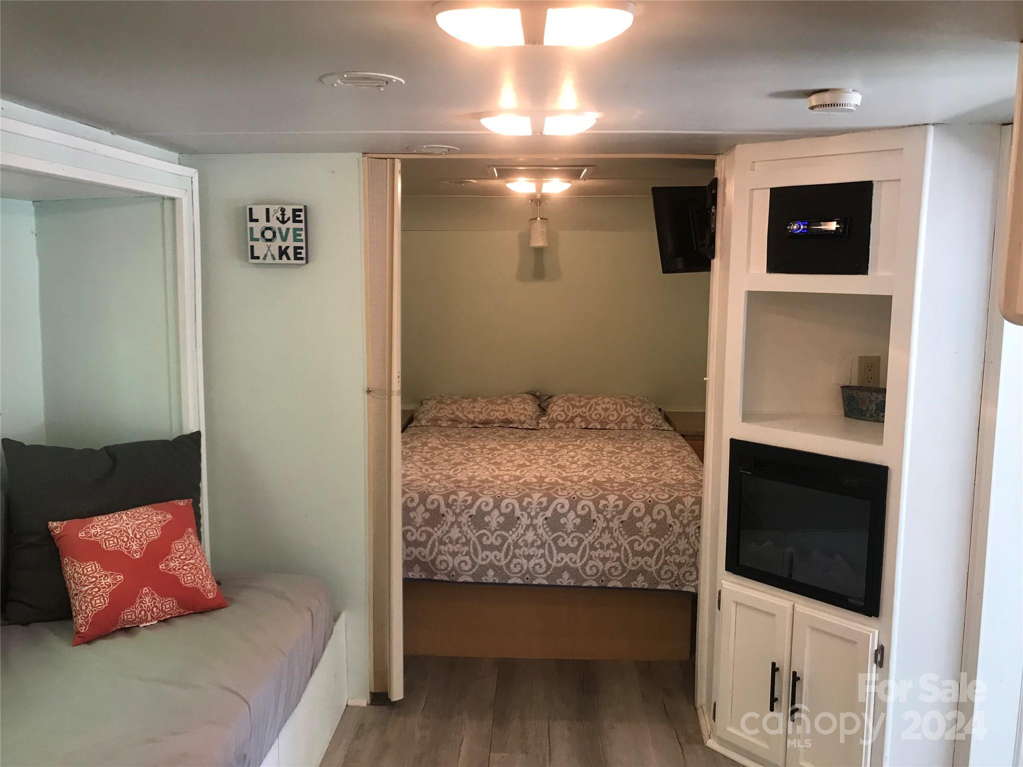 Twin Harbor - Residential